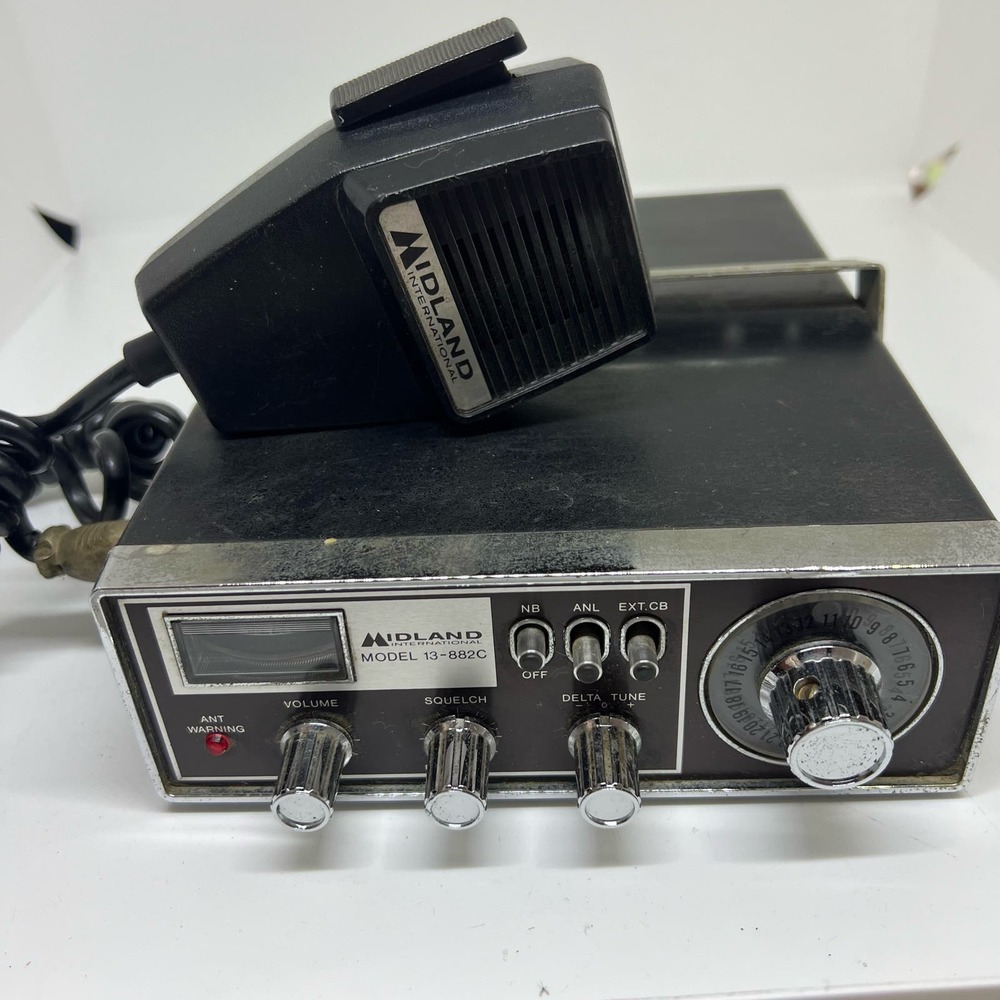 Vintage Midland CB radio  model 13-882C untested